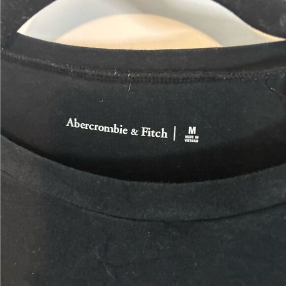 Abercrombie & Fitch Black Short Sleeve Tee size m EUC - Picture 5 of 5